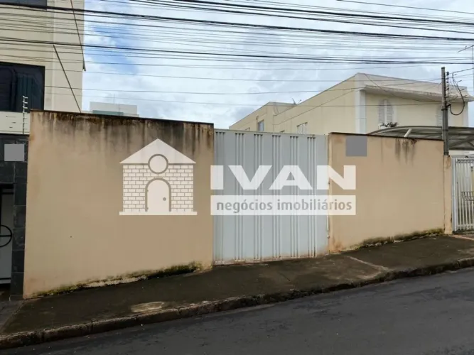 Terreno à venda no Bairro Maracanã