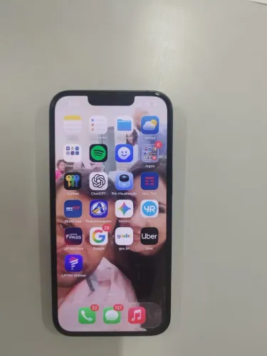 iPhone 13 muito novo