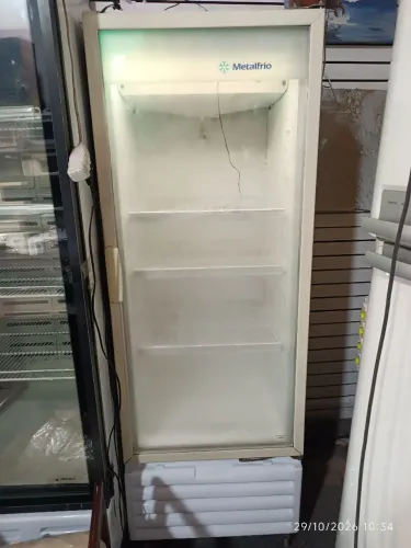 Geladeira expositora metalfrio bb40w 350 litros