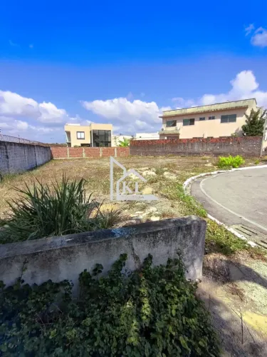 Terreno Esquina de 523m² no Condomínio Green Clube I - Pronto para Construir