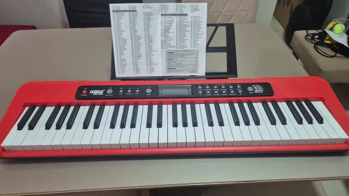 Kit Teclado Musical Kobe KB-300 Suporte X Suporte partitura