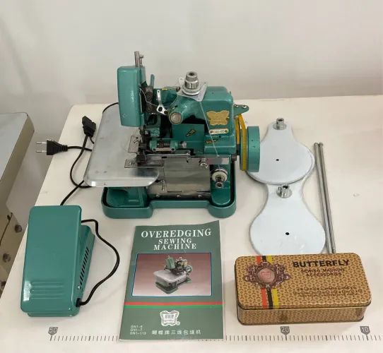 Máquina de Costura Overlock - Marca: Butterfly - Modelo: GN1-CD.