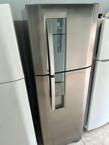 Geladeira Electrolux Frost Free Inox SEMI NOVA 