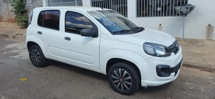 Fiat Uno Attractive 1.0 EVO Fire Flex 8V 5P 2020