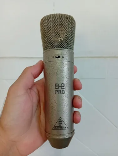 microfone condensador de estúdio Behringer B-2 PRO