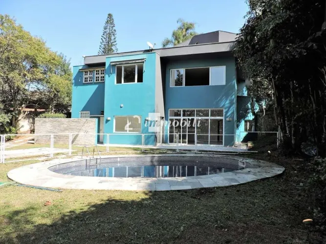 Casa à venda e para alugar em Carapicuíba, Granja Viana, com 6 suítes, com 550 m², Parque