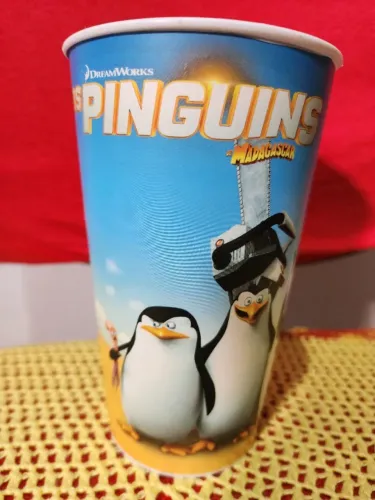 Copo Os Pinguins de Madagascar do Rei do Mate