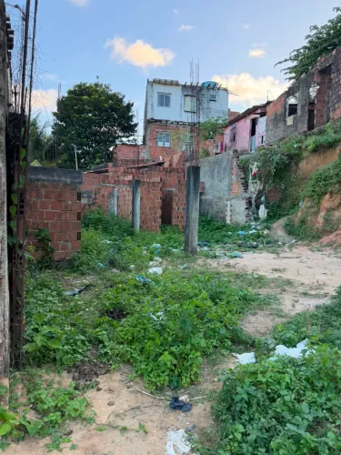 Vendo terno bem localizado 