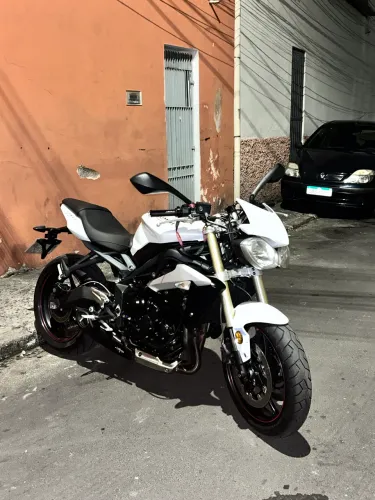 Street Triple 675 2016/2017 apenas 30000km rodados 