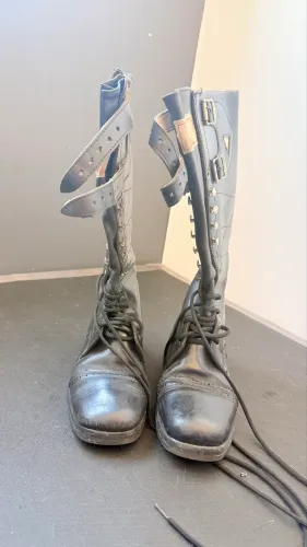 Bota Cano alto com cadarço estilo antigo rodoviário bico social