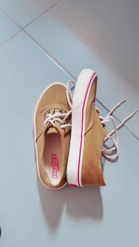 VENDO TENIS REDLAY CASUAL