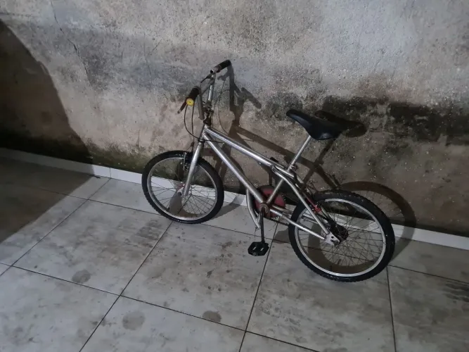 Bicicleta aro 20 BMX
