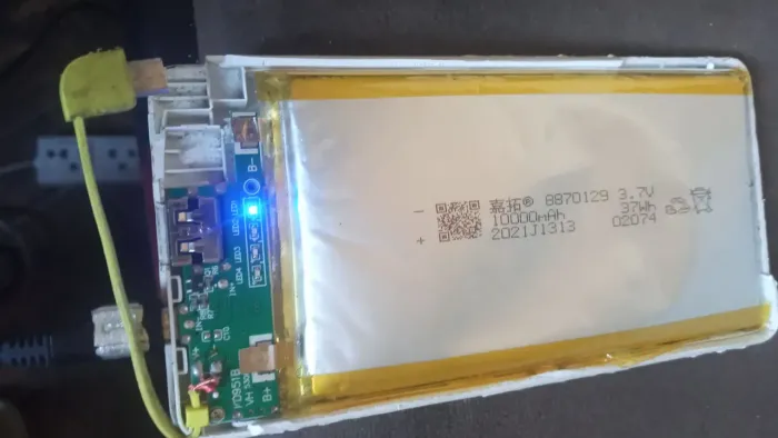 Vendo 1 carregador portátil Power Bank kD 951 10000 mAh como nas fotos!