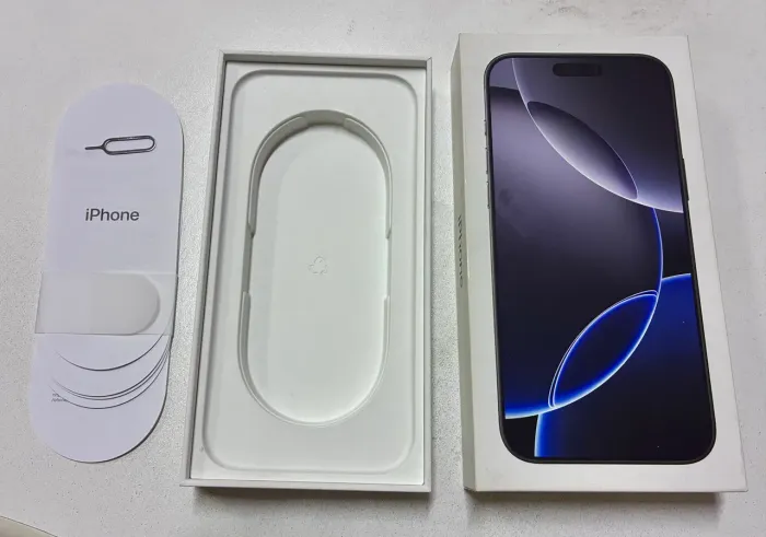 Caixa iPhone 16 Pro Max