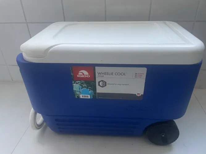 Caixa térmica (cooler) Igloo 53 latas (36l)