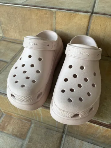 crocs classic plataforma rosa