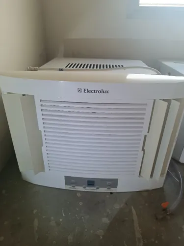 CONDICIONADOR DE AR ELETRONICO COM CONTROLE 7.500 BTUS