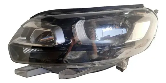Farol Esquerdo Jumpy 2017 2018 2019 2020 A 2023 11062401
