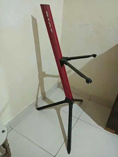 VENDO PEDESTAL PARA TECLADO