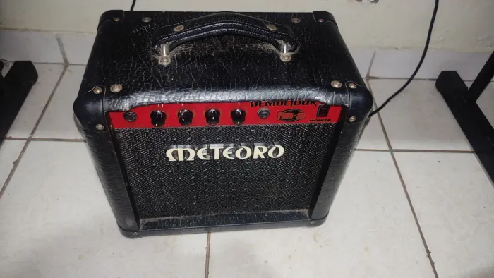 Cubo para estudo de Guitarra e baixo