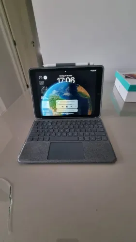 Apple iPad 9 64GB Wifi com N/F + Apple pencil + Teclado combo touch Logitech com N/F