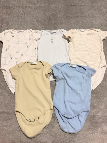 5 bodys zara 6 a 9 meses menino