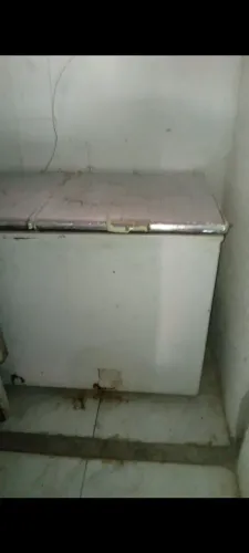 Vendo ou troco por uma geladeira com porta de vidro
