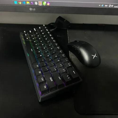 Kit Teclado e Mouse Gamer | Teclado Aula Win60he e mouse Delux m900 Pro