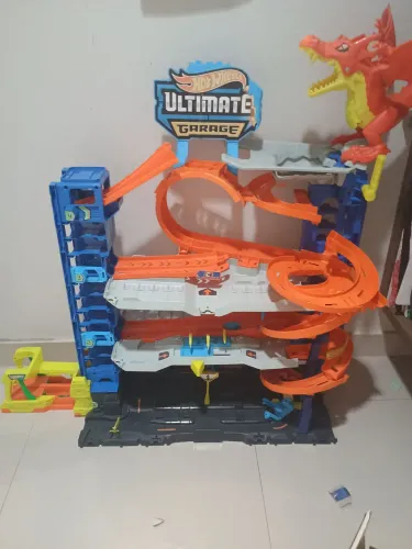 Mega garagem HotWhells