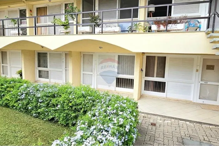 Cabo Frio Apto à venda, 69m² - 2 quartos, sala arejada, cozinha e área de serviço. Potenci