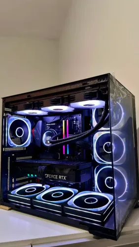 PC Gamer Ryzen 7 5800X + RTX 3070 Ti