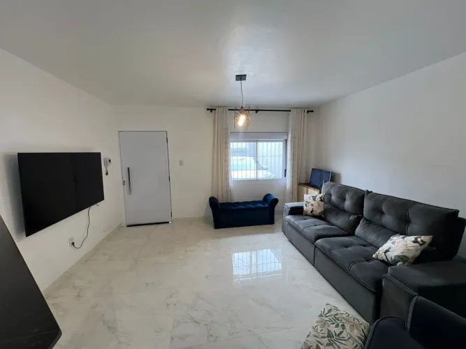 Casa à venda no Fragata, Pelotas: com 234m², 5 quartos (sendo 1 suíte), lareira e espaço g