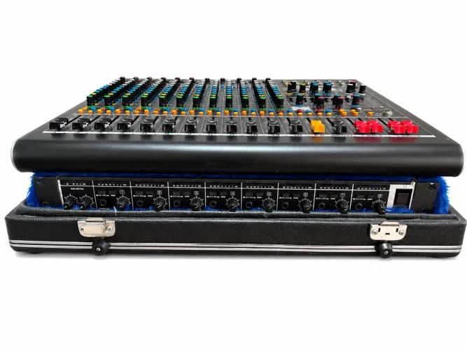 Mesa de Som e Power Play