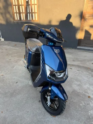 Moto Elétrica Apollo - 1000W / Design Impecável