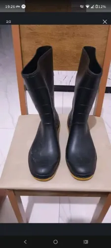 Vendo Bota Pega Forte tamanho 43
