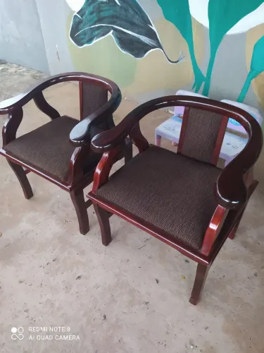 Poltronas antigas de madeira