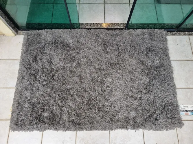 Tapete cinza chumbo 1,50m x 1m