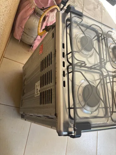 Fogão Electrolux quatro bocas, ótimo estado, funcionando perfeitamente