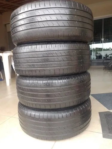 Pneus aro 17/ 205 / 50
