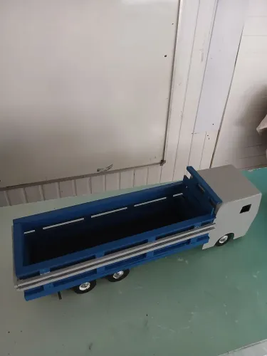 Caminhãozinho de brinquedo