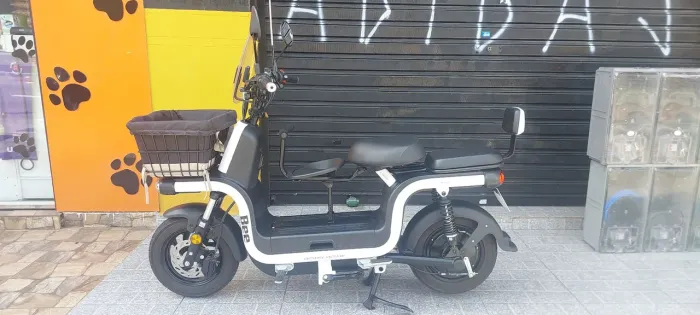 Scooter Bee U1 2025 com 2.000km e Nota Fiscal