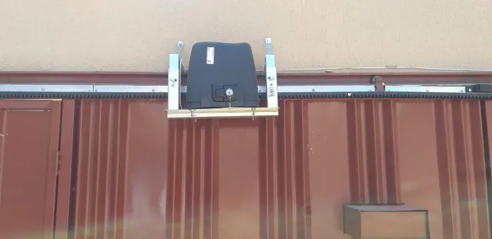 Motor para portão já instalado com 2 controles
