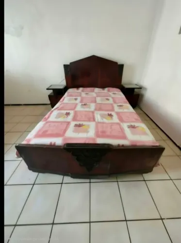 Cama de casal madeira maciça