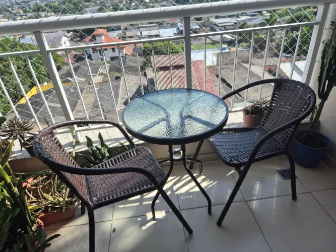 Mesa de varanda com cadeiras