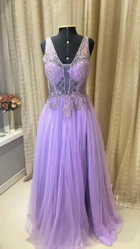 VESTIDO DE FESTA LILÁS LAVANDA PEDRARIA BRILHO FORMATURA MADRINHA DEBUTANTE
