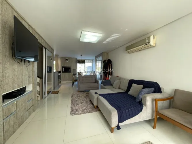Casa em condominio 3 quartos com suíte master no bairro Jardim Isabel na Zona Sul