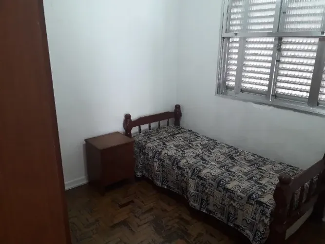 Quarto mobilhado para homem NÃO FUMANTE, no bairro Aparecida. Pacote Fechado.