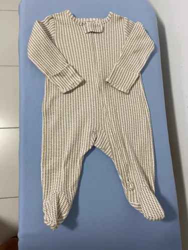 Macacão da Carters Lindo