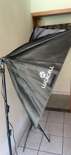 2 Softboxes Lucacell com Tripé - Iluminação para Fotos e Vídeos