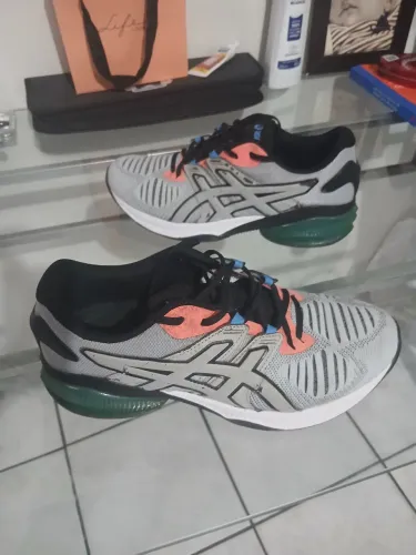Tênis da Asics - Tamanho 40